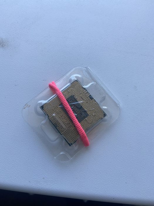 Процессор Intel Core i3-10105