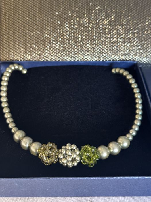 Резедаво зелено колие Сваровски и чанта Zara