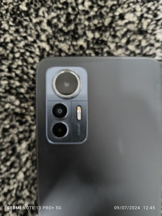 Xiaomi 12 lite 8/128 xolat yaxshi