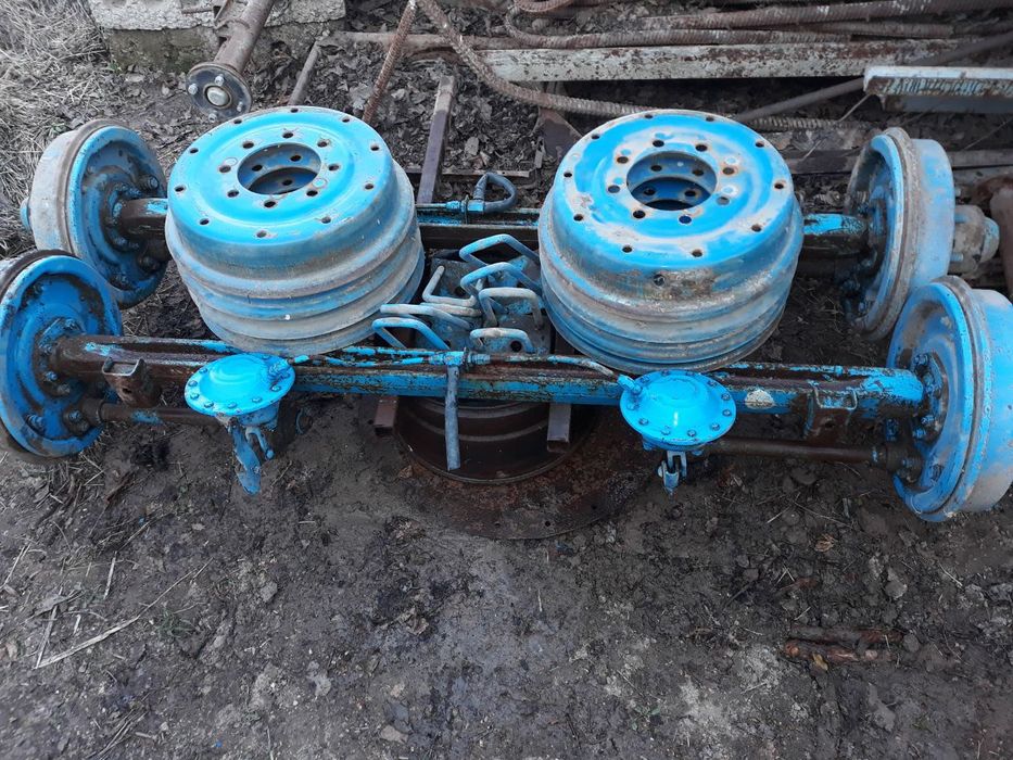 Продаются ось + диски прицепа