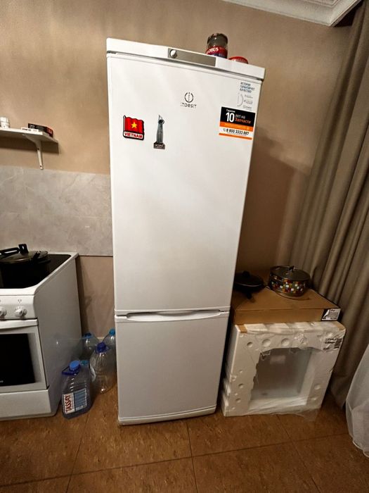 Бытовая техника холодильник