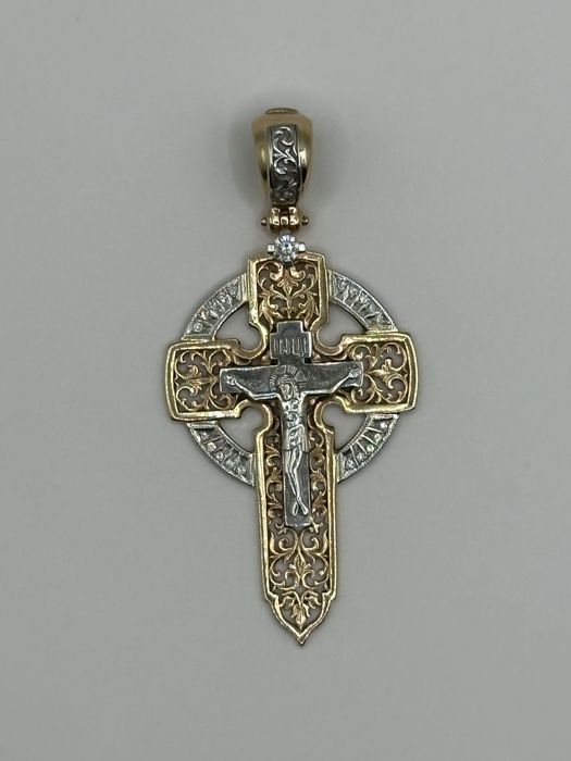 Золотой крест с брилиантами