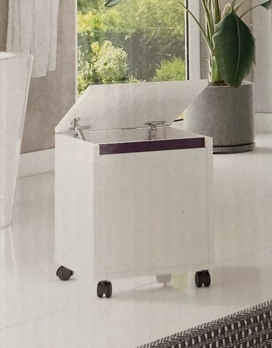 Taburet baie pe roti