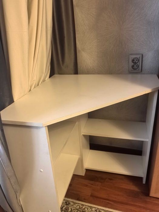 Стул трох угольней