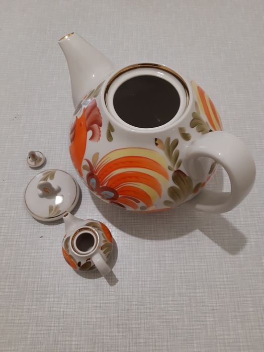 Чайники, сахарницы