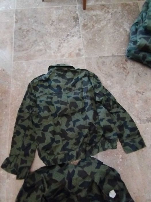 Камуфлажни дрехи