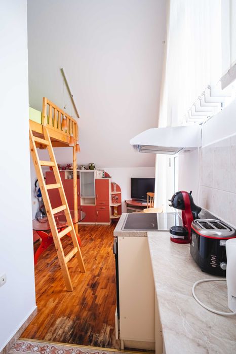 Давам под наем за нощувки двустаен апартамент в центъра на Русе