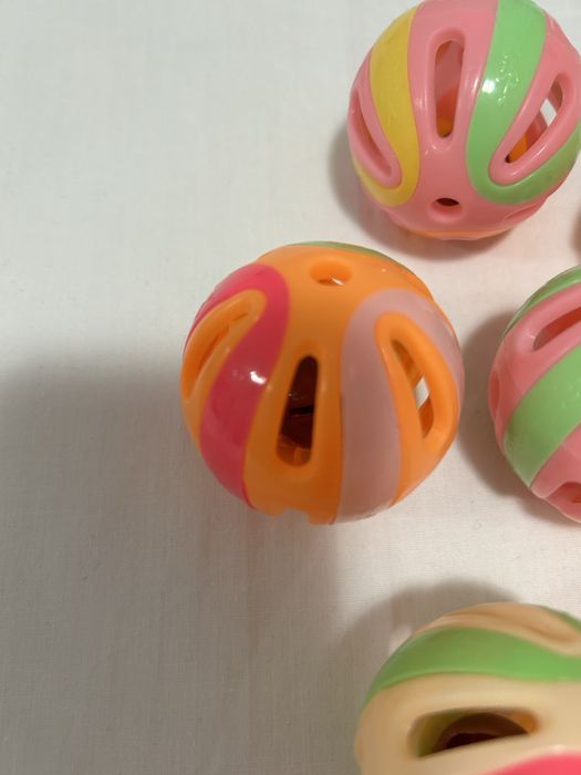 Детски пластмасови топчета със звънче