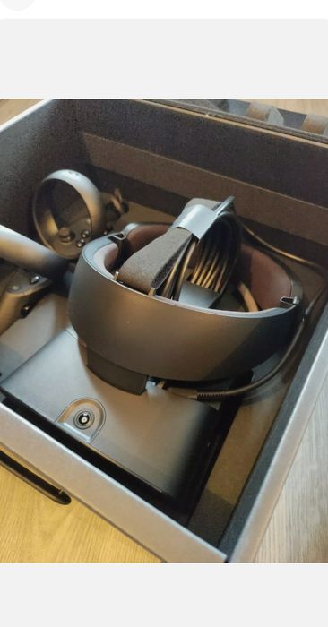 Свалени от витрина нови Очила за виртуална реалност Oculus Rift S