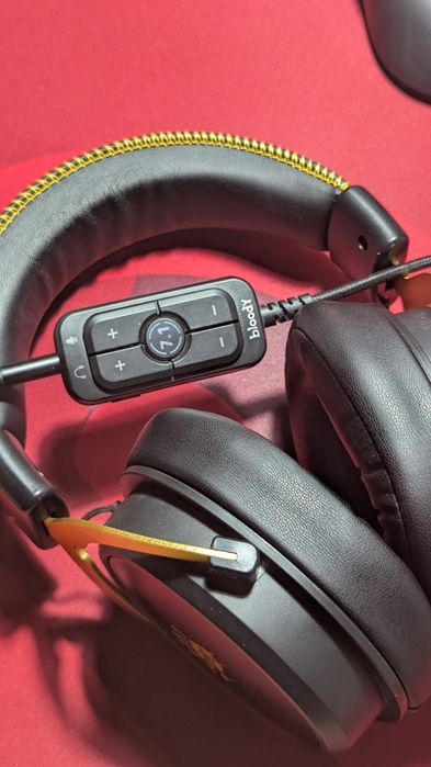 Наушник Bloody M590i