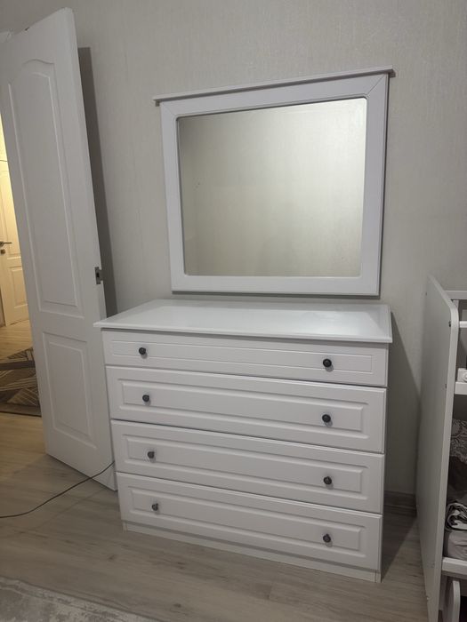 Продам спальный гарнитур