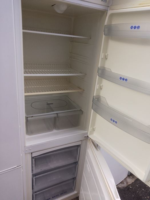 Frigider 2 uși funcțional