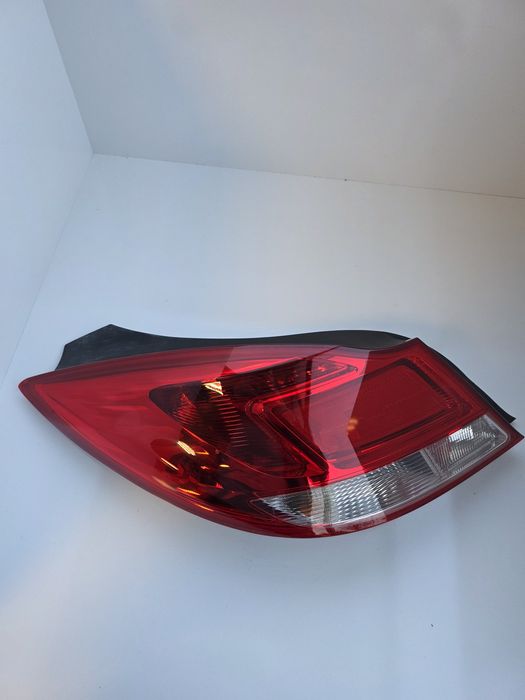 Ляв стоп Opel Insignia A 08-013г седан