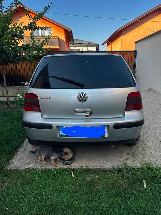 Se vinde masina personala Golf 4 1.4