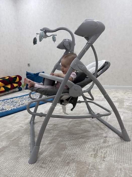 Продается деткская кресло-качеля с музыкой