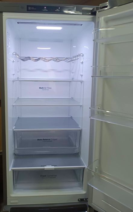 Хладилник с фризер