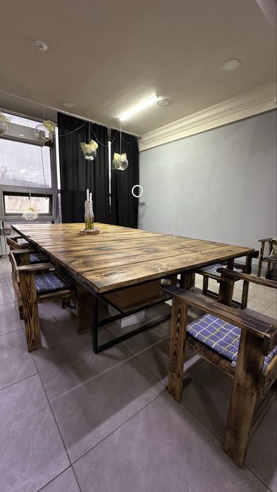 Стол и стулья натуральное дереве