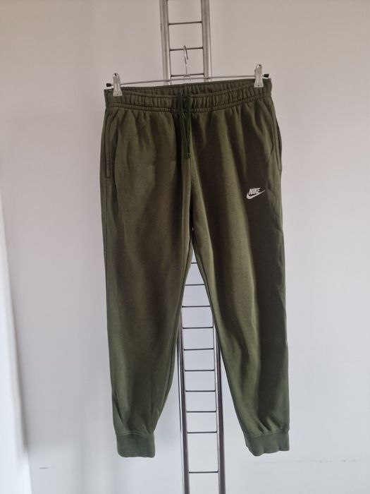 Страхотно мъжко спортно долнище NIKE размер М