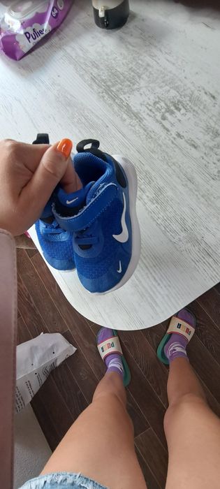 Маратонки nike 22