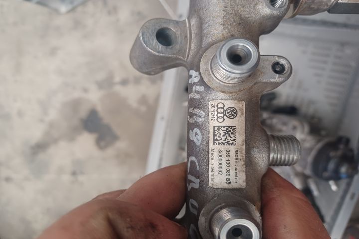 Kit injectie (pompa, rampa, injectoare) 3.0 TDI CBUC 0445010683 09864