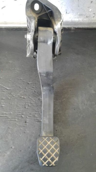 pedala ambreiaj  vw passat 3c b6 3c1721059t