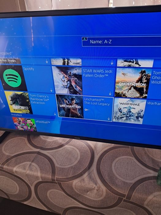 Продавам ps4 slim