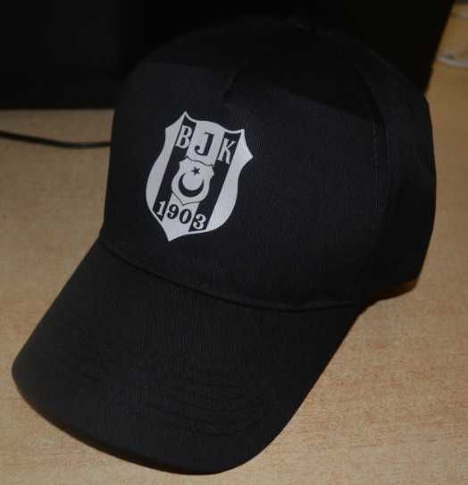 НОВО Футболни шапки!Фен шапки на футболни отбори!