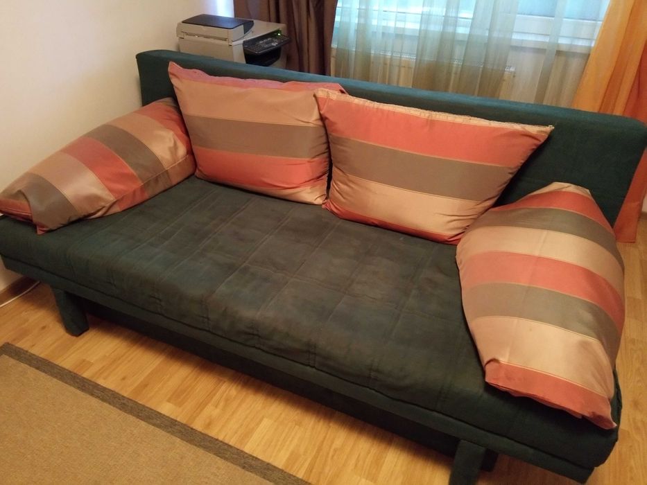 Canapea extensibila cu lada depozitare