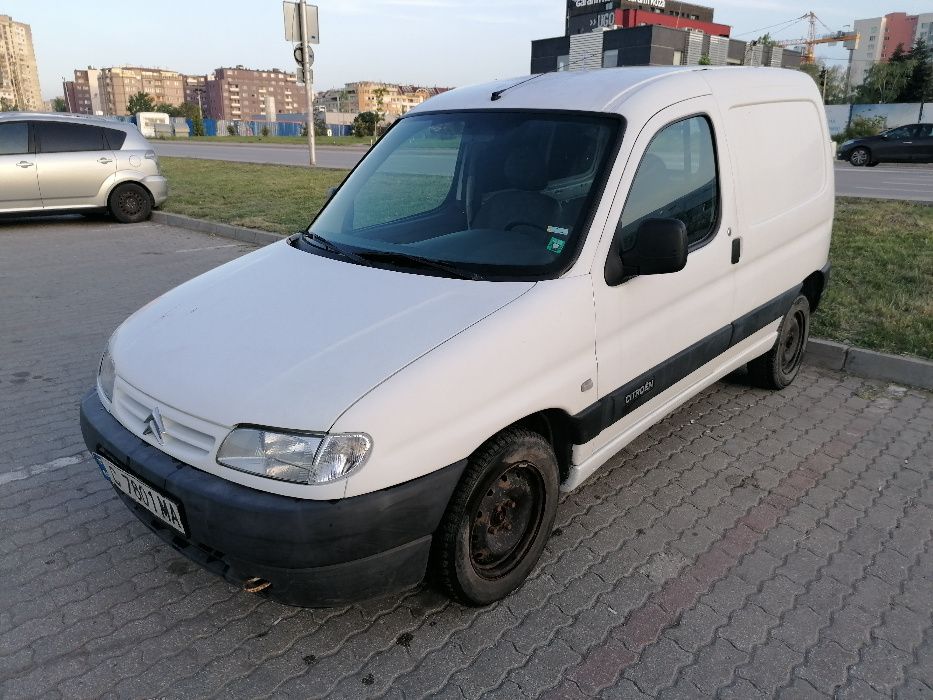 Пикапи под наем баничарка под наем лекотоварен бус под наем 50 лв