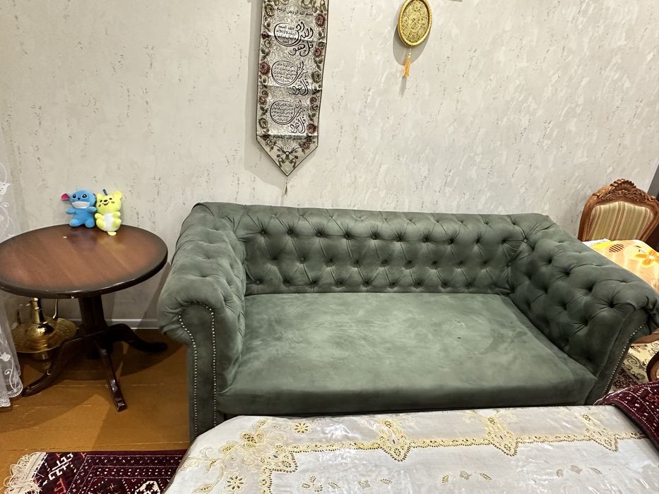 Диван сатылады жагдайы жаксы касына журналный стол сауга