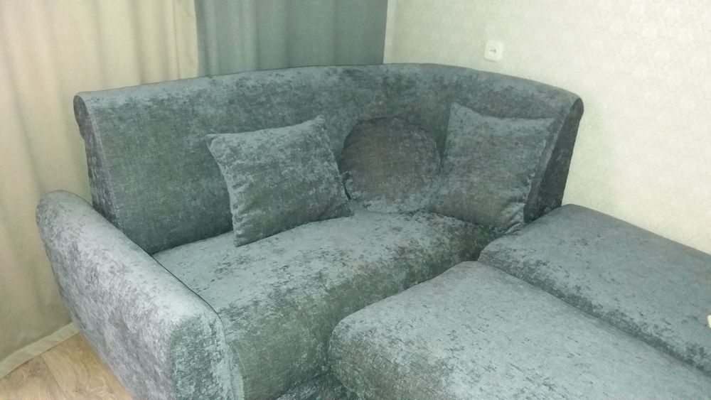 Продам угловой диван.