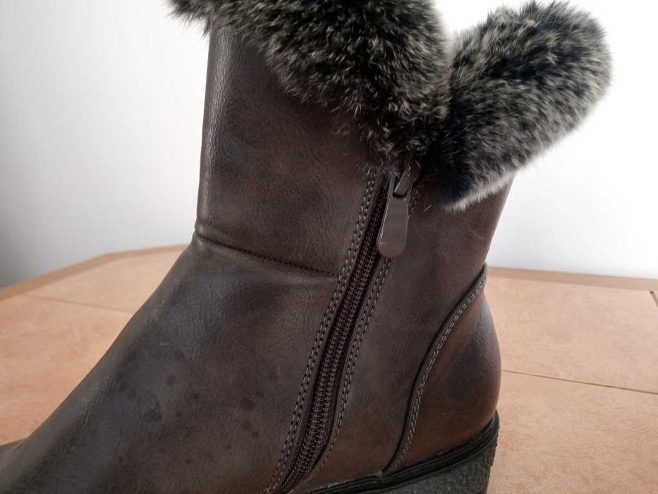 Ghete/Botine damă mărimea 40, îmblănite, stare foarte bună