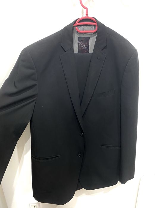 Костюми от Hugo Boss Zara ,Maniac и Angelo rotrico
