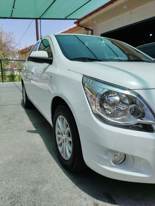 Автомобиль шевроле кобальт