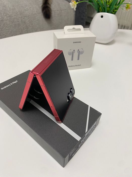 Samsung GalaxyZ Flip7