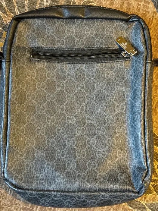 луксозна мъжка кожена чантичка GUCCI