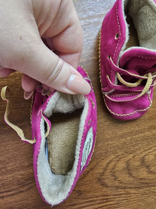 Обувь уги оригинал  для новорожденного