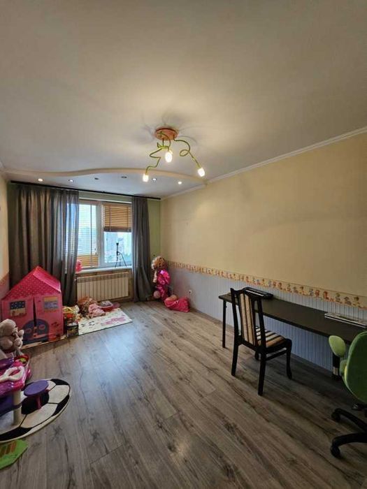 Дава се под наем Тристаен апартамент в София, Гео Милев - 102 кв.м за 663 € - Снимка #2