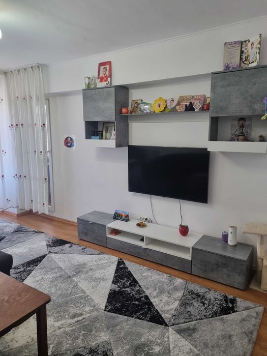 Vand apartament 3 camere