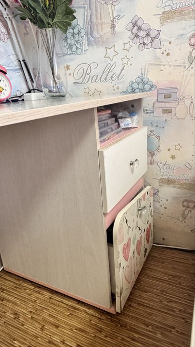 стол письменный  детский