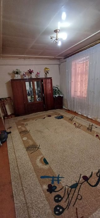 Uy sotiladi  srochna zangi ota tumani bodomzor mahalla