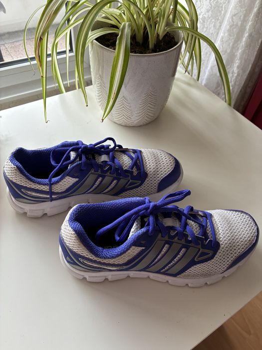 АДИДАС маратонки в размер 37