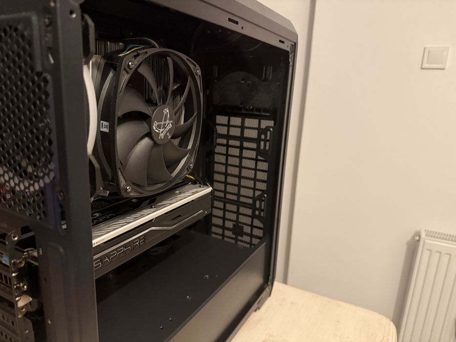 Pc gaming cu procesor amd si placa video rx 470 nitro