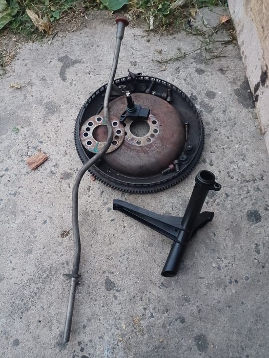 Motor Mercedes plus piesele de langa toate 5000 lei