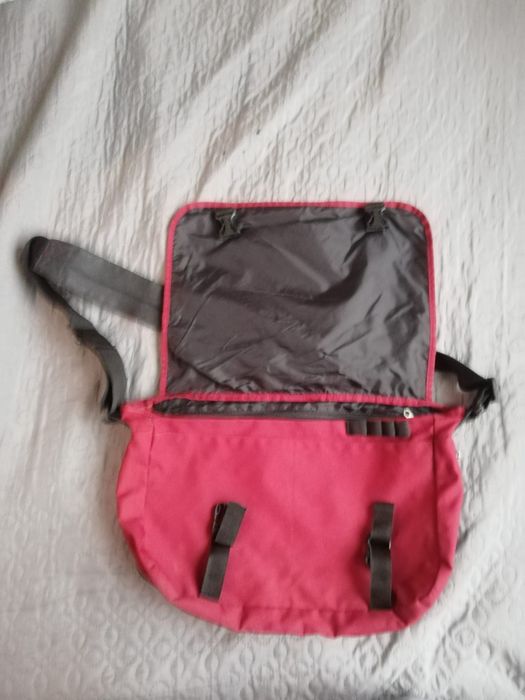 Geanta umar Eastpak