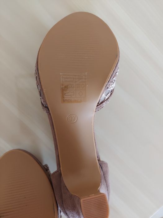 Продаются туфли новые