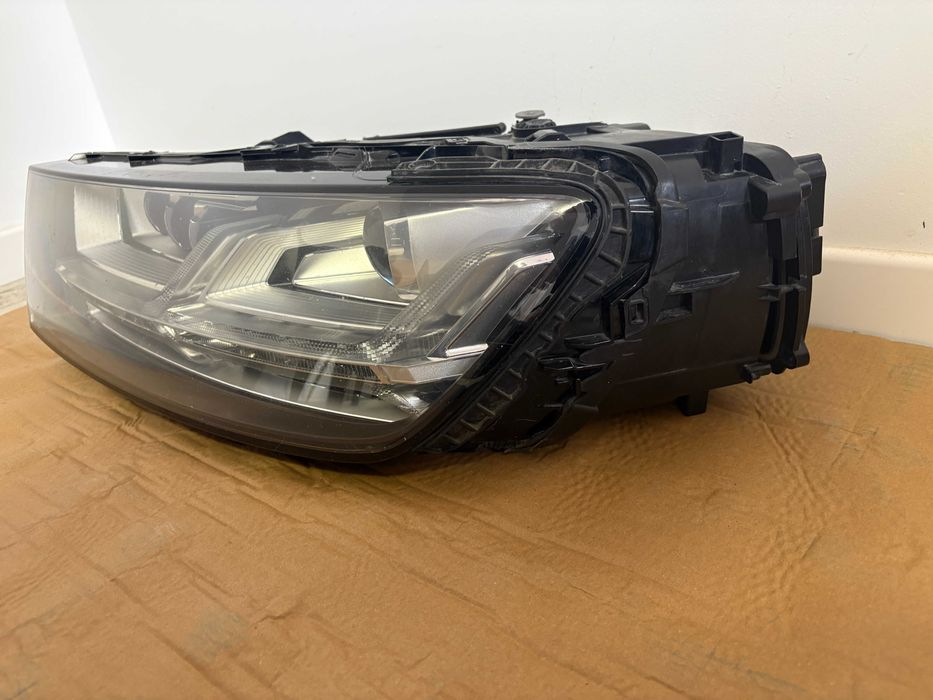 Far stanga full led matrix Audi Q7 4M dupa 2016 cod 4M0941035