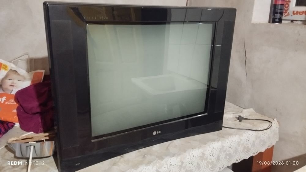 LG televizor sotiladi pastafkasi bilan adelniy ham sotiladi