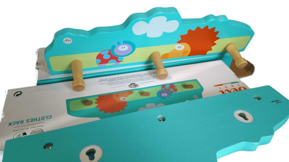 Чудесни дървени детски закачалки 3-ка в кутия / всичко с дърво