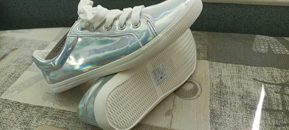 Нови дамски кецове